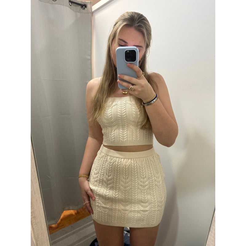 Spotlight Set Top